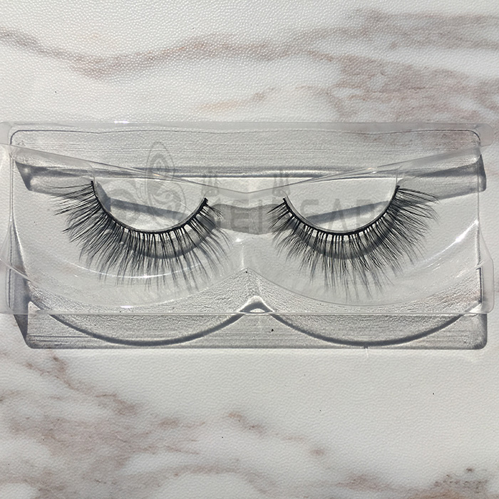 Shorter false eyelashes